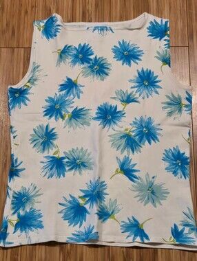 Worthington Sleeveless White Knit Top with Blue Floral Print